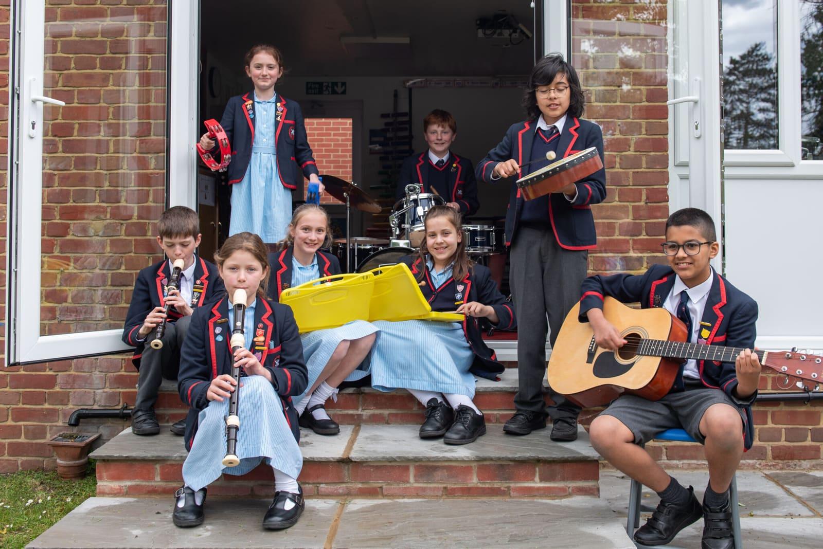 Lyndhurst School — boarding school campus