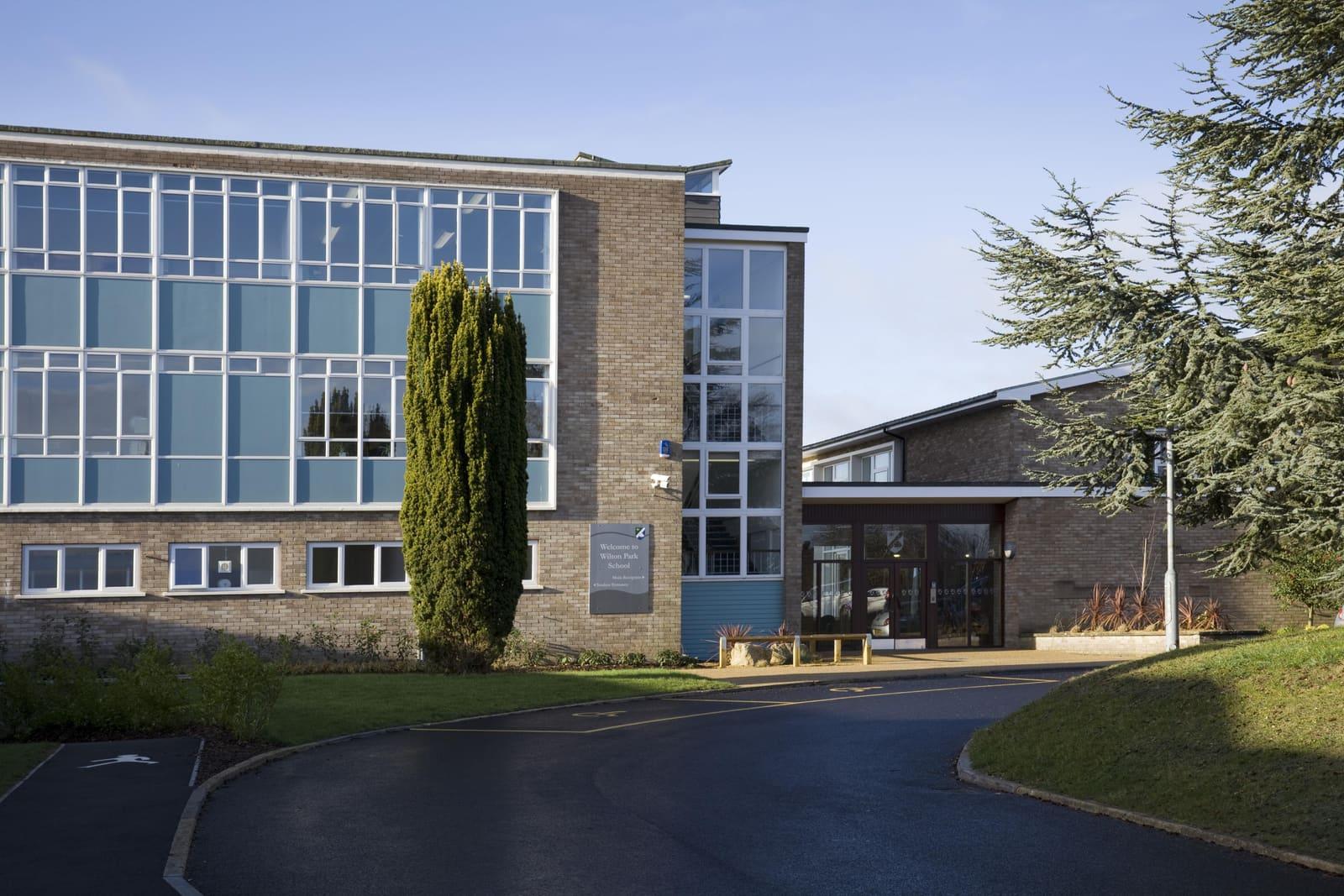 Oneschool Global Uk Salisbury Campus — boarding school campus
