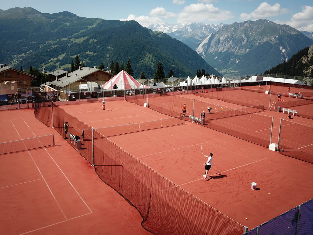 Les Elfes International Summer, Winter And Spring Camps