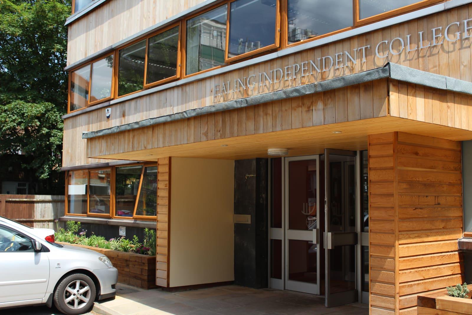Ealing Independent College — boarding school campus
